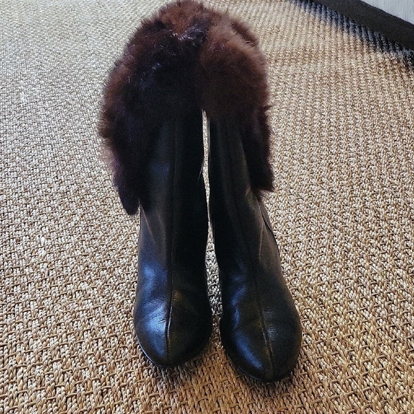 Vintage Kickerinos Black Leather Kitten Heeled Boots with Brown Fur Trim Size 7 - Picture 2 of 12